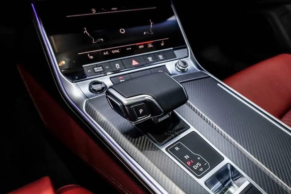 2024 Audi A7L 2.0T 245HP L4 7DCT,autocango,china used car exporter,china ev exporter,chinese used car exporter,chinese used ev exporter