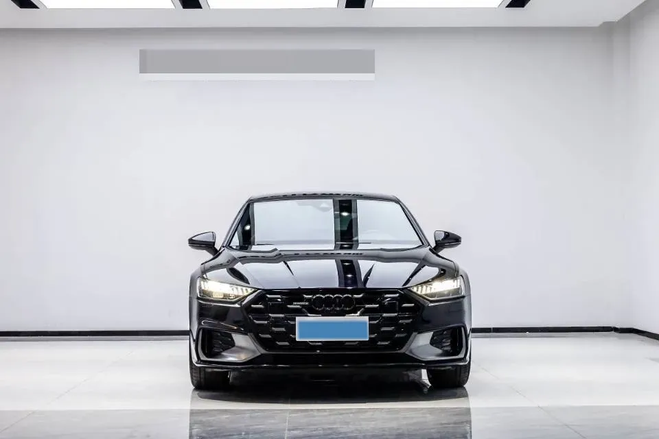 2024 Audi A7L 2.0T 245HP L4 7DCT,autocango,china used car exporter,china ev exporter,chinese used car exporter,chinese used ev exporter