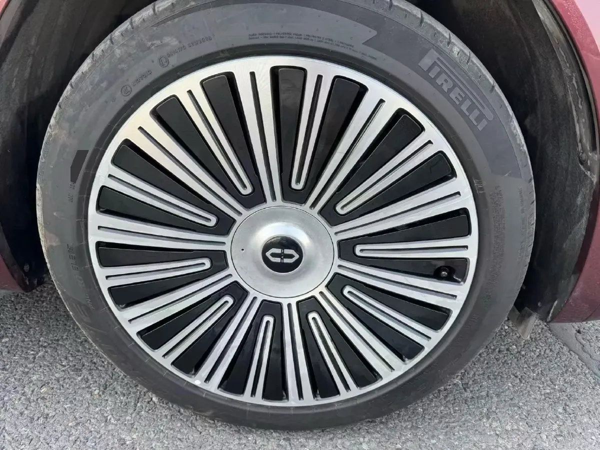 2025 AITO AITO M8 REEV 160HP REEV 53.4KWH,autocango,china used car exporter,china ev exporter,chinese used car exporter,chinese used ev exporter