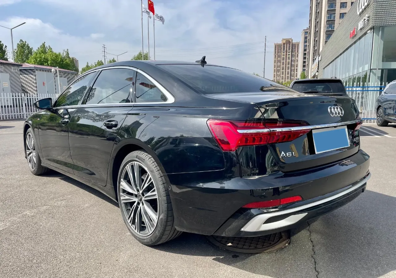 2023 Audi A6L 2.0T 245HP L4 7DCT,autocango,china used car exporter,china ev exporter,chinese used car exporter,chinese used ev exporter