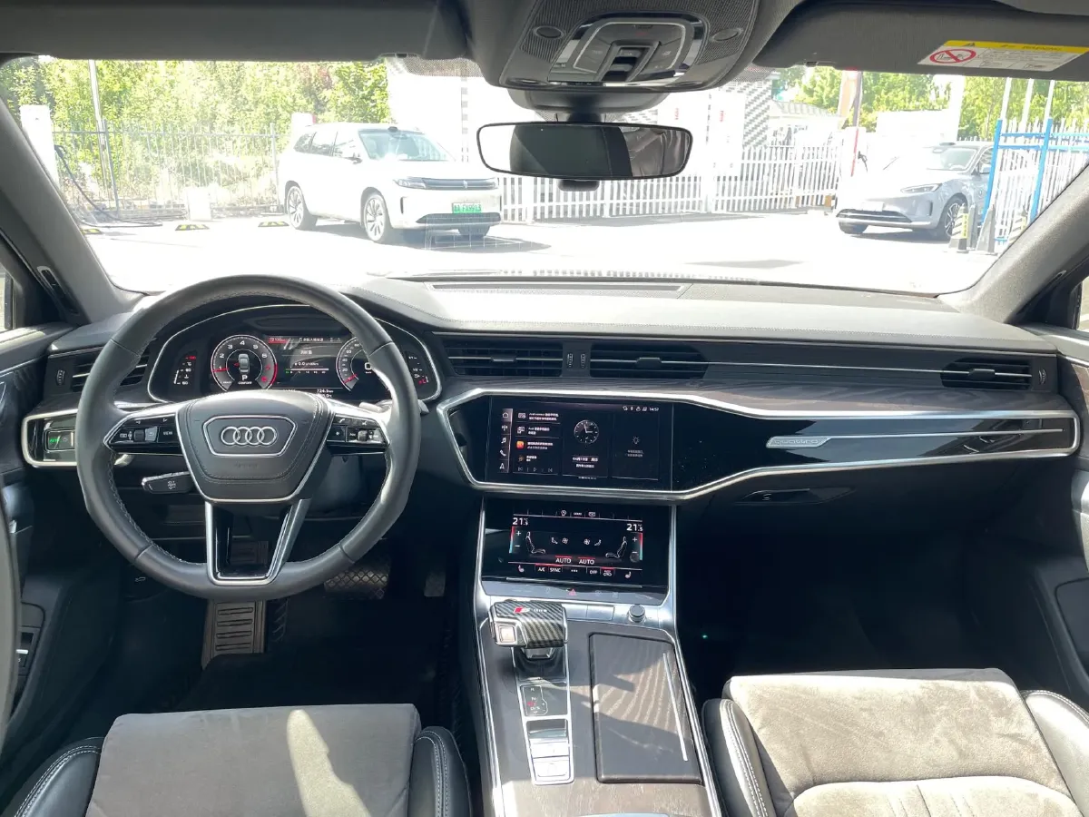 2023 Audi A6L 2.0T 245HP L4 7DCT,autocango,china used car exporter,china ev exporter,chinese used car exporter,chinese used ev exporter