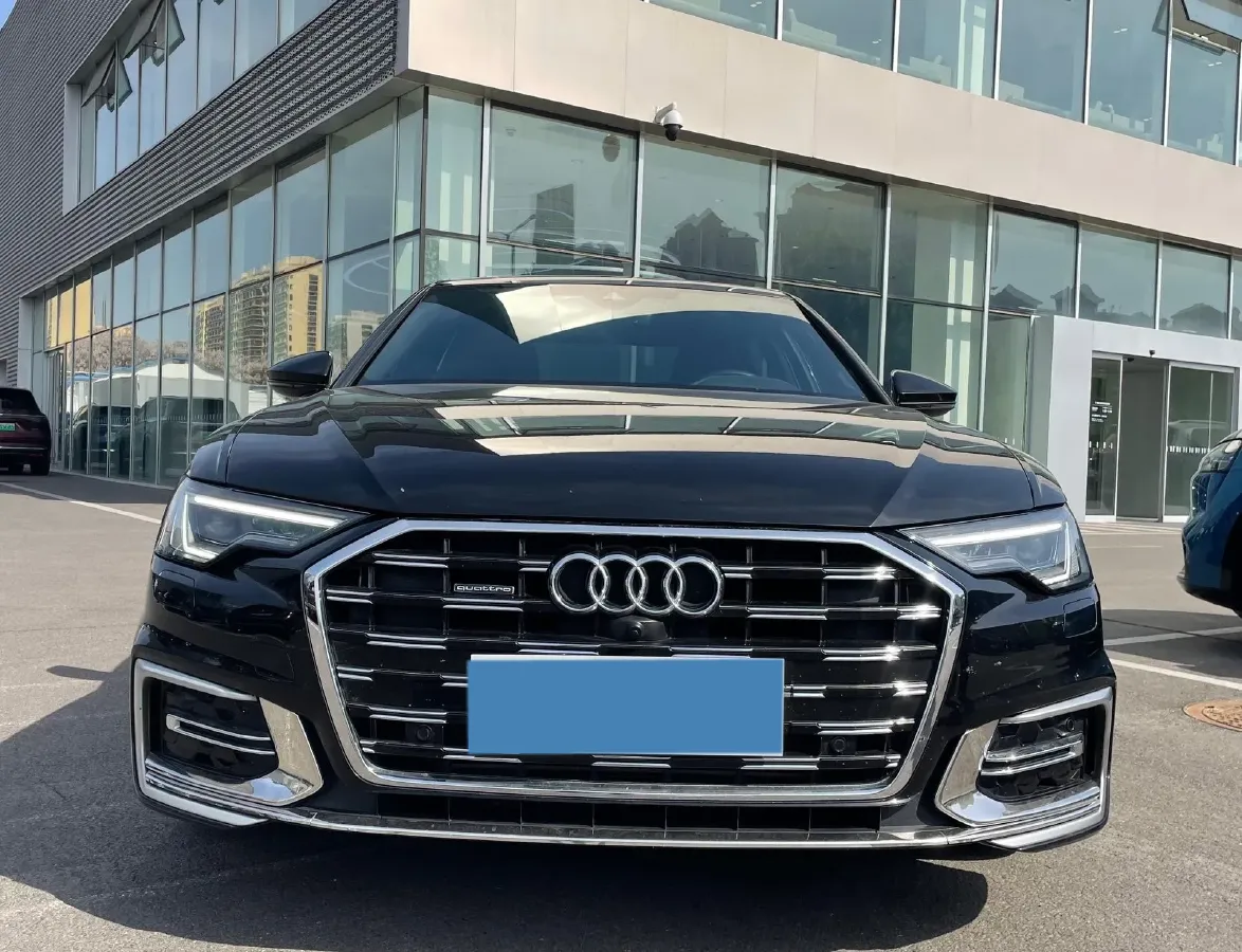 2023 Audi A6L 2.0T 245HP L4 7DCT,autocango,china used car exporter,china ev exporter,chinese used car exporter,chinese used ev exporter