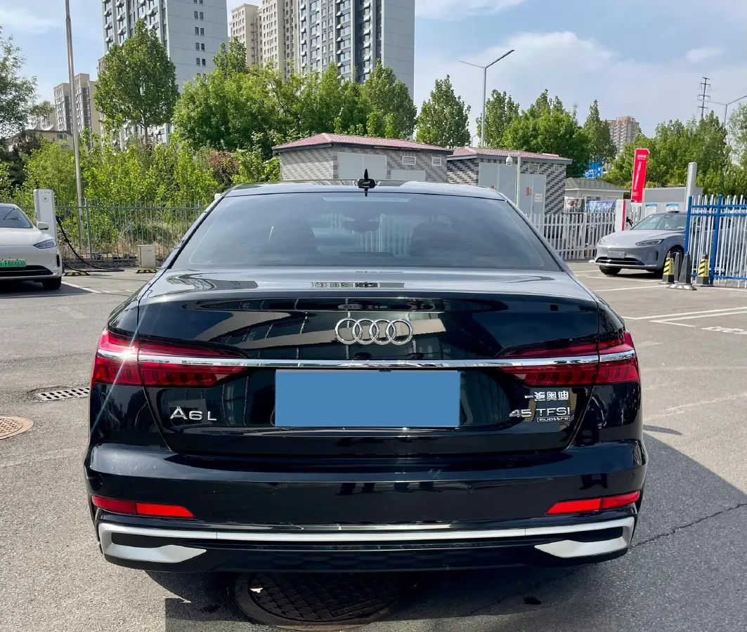 2023 Audi A6L 2.0T 245HP L4 7DCT,autocango,china used car exporter,china ev exporter,chinese used car exporter,chinese used ev exporter