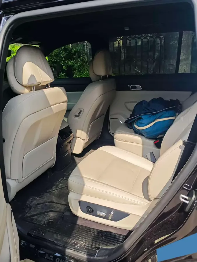 2021 Li ONE Range Extended 131HP REEV 40.5KWH,autocango,china used car exporter,china ev exporter,chinese used car exporter,chinese used ev exporter