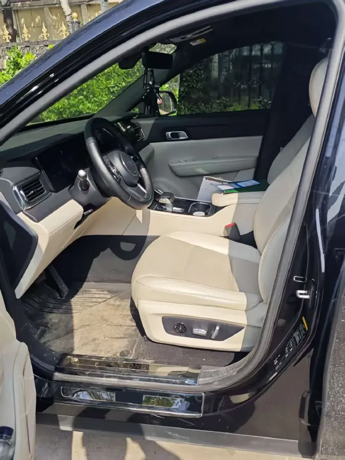 2021 Li ONE Range Extended 131HP REEV 40.5KWH,autocango,china used car exporter,china ev exporter,chinese used car exporter,chinese used ev exporter