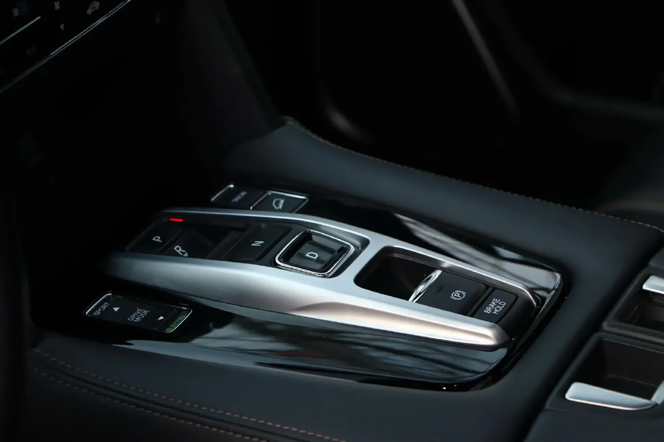 2020 Honda UR-V 2.0T 272HP L4 9AT,autocango,china used car exporter,china ev exporter,chinese used car exporter,chinese used ev exporter