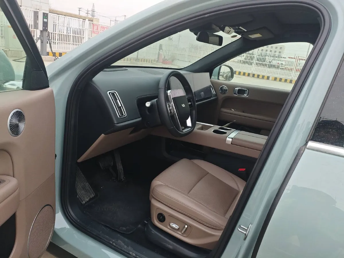 2025 Li L6 Range Extended 154HP L4 REEV,autocango,china used car exporter,china ev exporter,chinese used car exporter,chinese used ev exporter