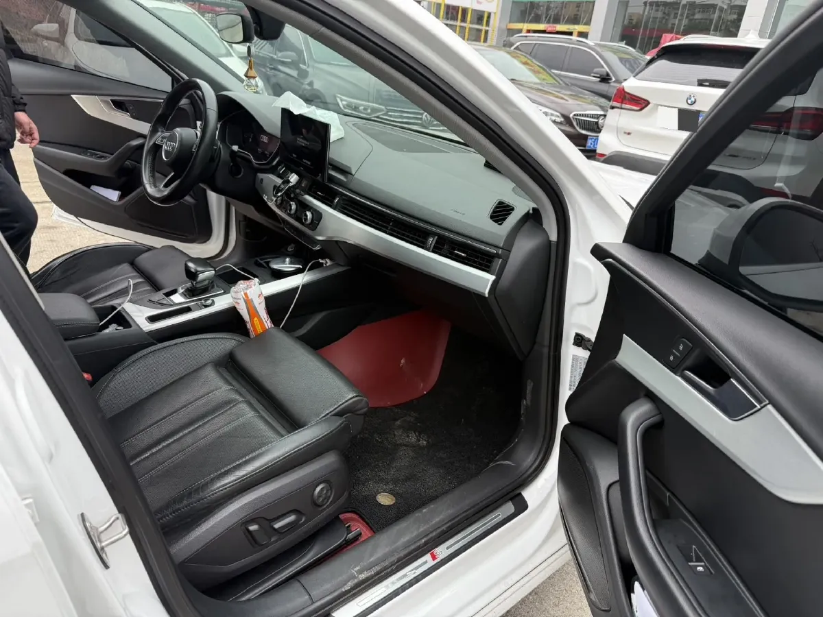 2020 Audi A4L 2.0T 190HP L4 7DCT,autocango,china used car exporter,china ev exporter,chinese used car exporter,chinese used ev exporter