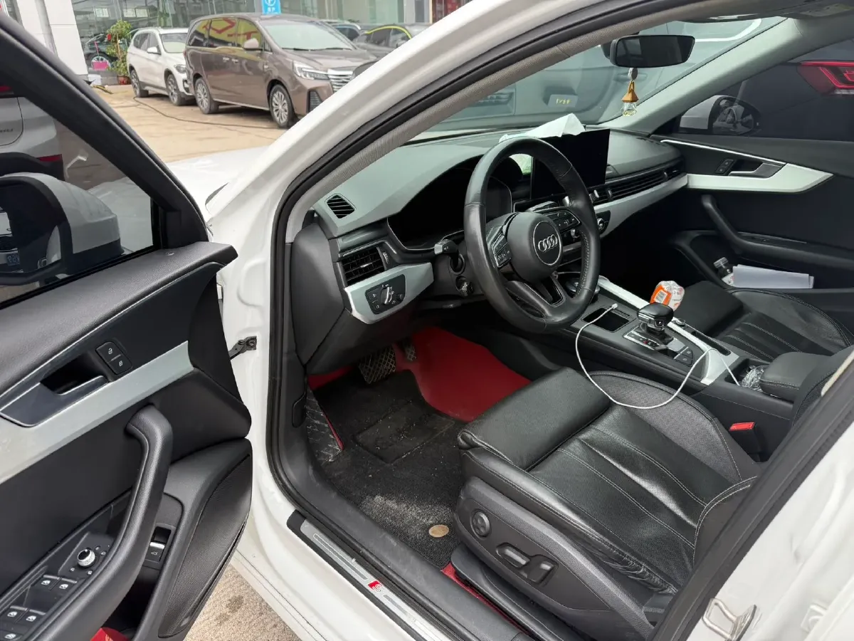 2020 Audi A4L 2.0T 190HP L4 7DCT,autocango,china used car exporter,china ev exporter,chinese used car exporter,chinese used ev exporter