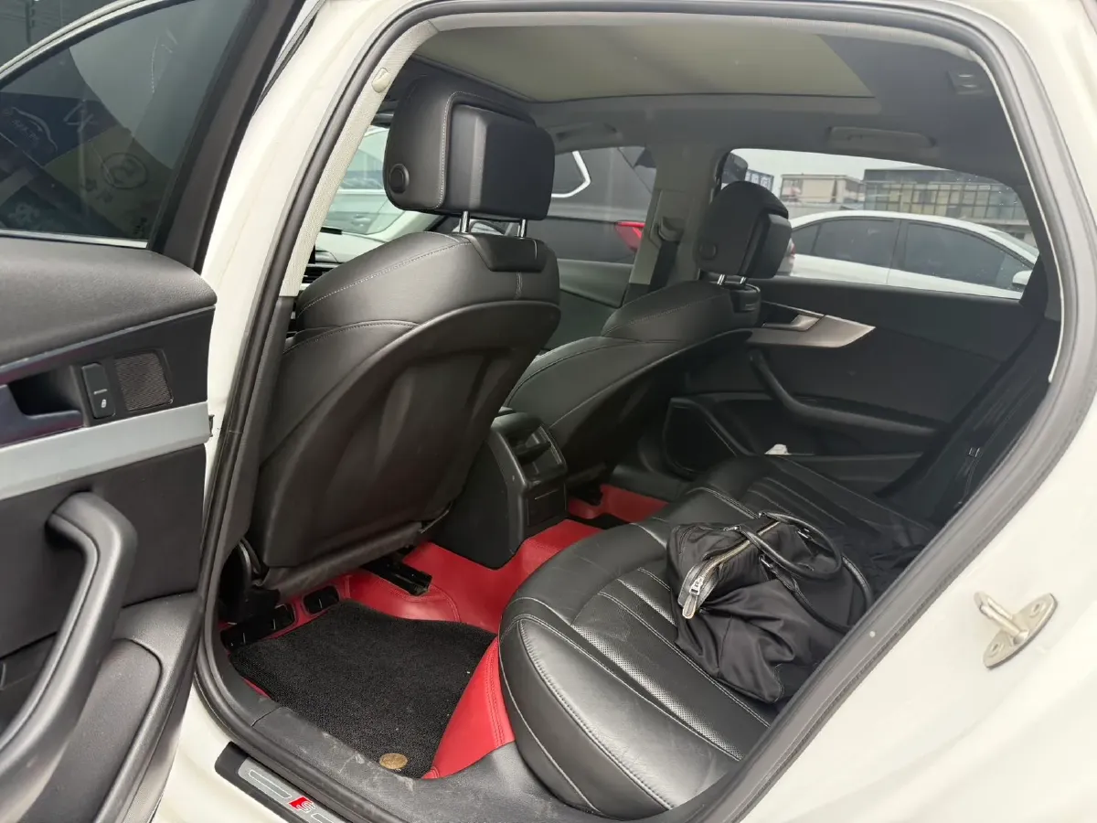 2020 Audi A4L 2.0T 190HP L4 7DCT,autocango,china used car exporter,china ev exporter,chinese used car exporter,chinese used ev exporter