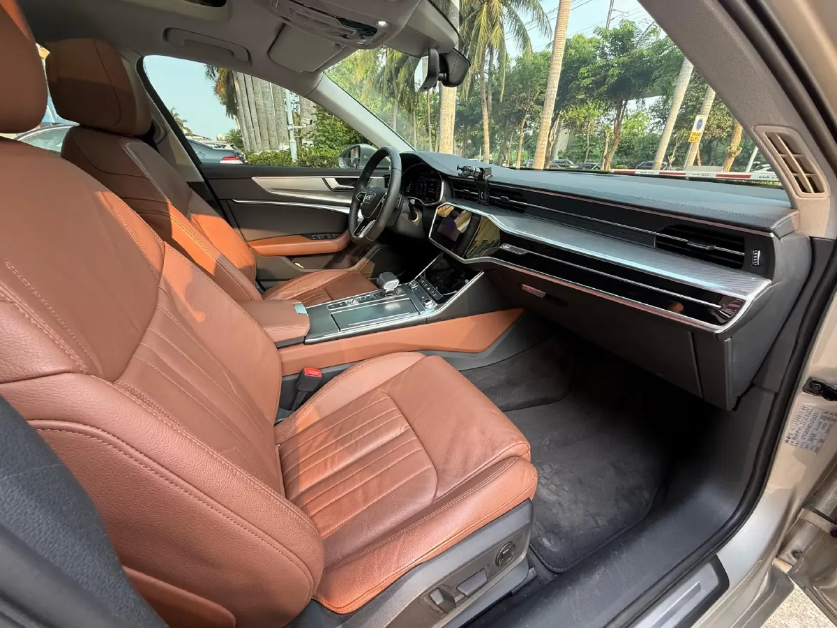 2019 Mercedes-Benz E Class 1.5T 184HP L4 9AT,autocango,china used car exporter,china ev exporter,chinese used car exporter,chinese used ev exporter