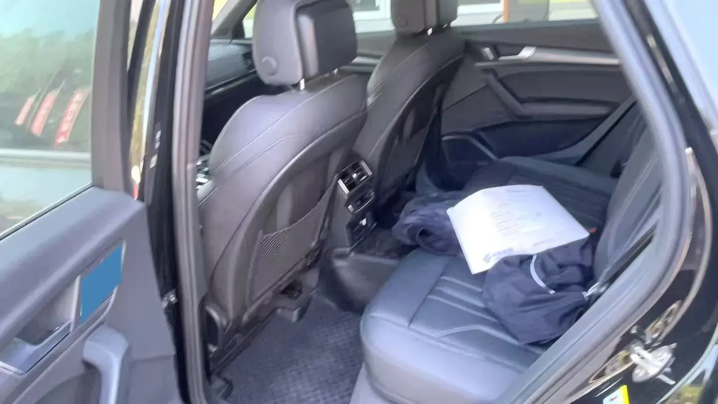 2023 Audi Q5L 2.0T 245HP L4 7DCT,autocango,china used car exporter,china ev exporter,chinese used car exporter,chinese used ev exporter