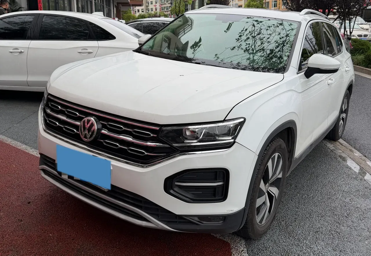 2019 Jeep Cherokee 2.0T 234HP L4 9AT,autocango,china used car exporter,china ev exporter,chinese used car exporter,chinese used ev exporter