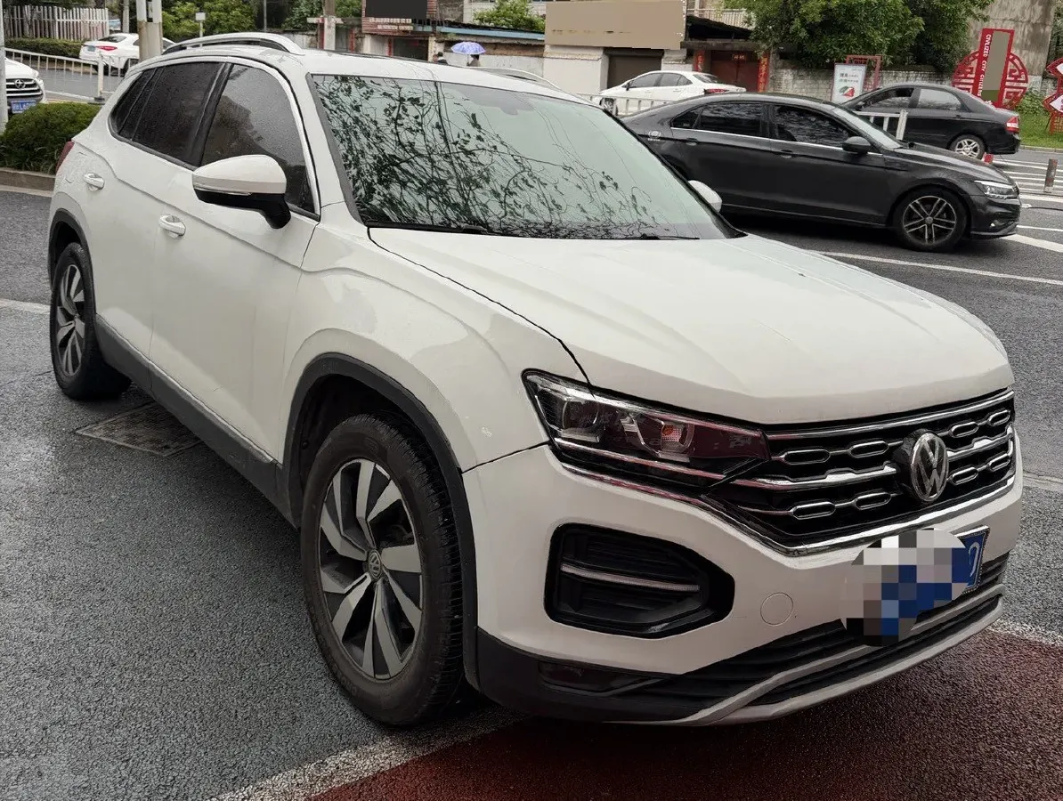 2019 Jeep Cherokee 2.0T 234HP L4 9AT,autocango,china used car exporter,china ev exporter,chinese used car exporter,chinese used ev exporter