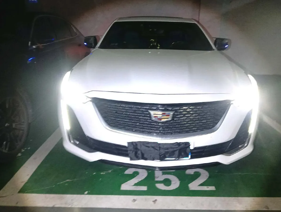 2020 Cadillac CT5 2.0T 241HP L4 10AT,autocango,china used car exporter,china ev exporter,chinese used car exporter,chinese used ev exporter