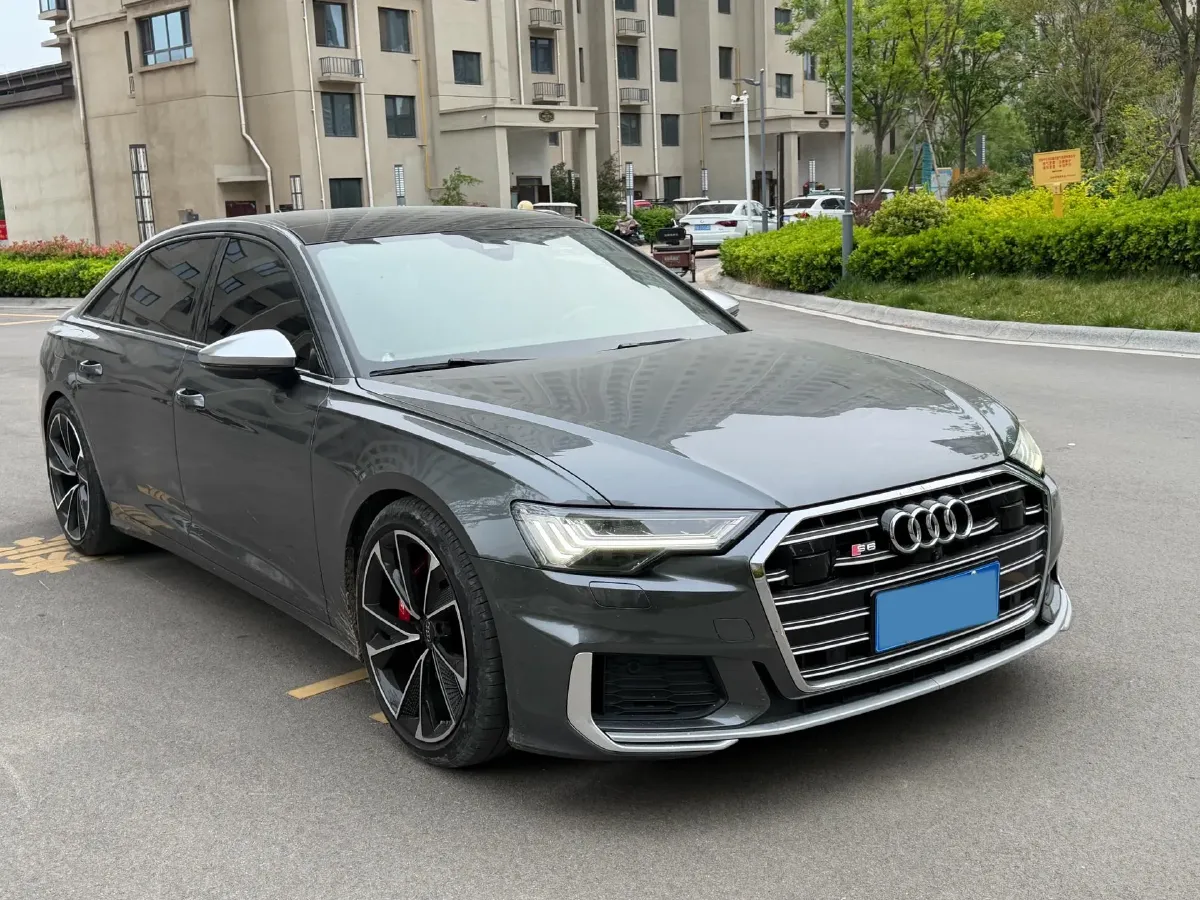 2021 Audi A6L 2.0T 190HP L4 7DCT,autocango,china used car exporter,china ev exporter,chinese used car exporter,chinese used ev exporter