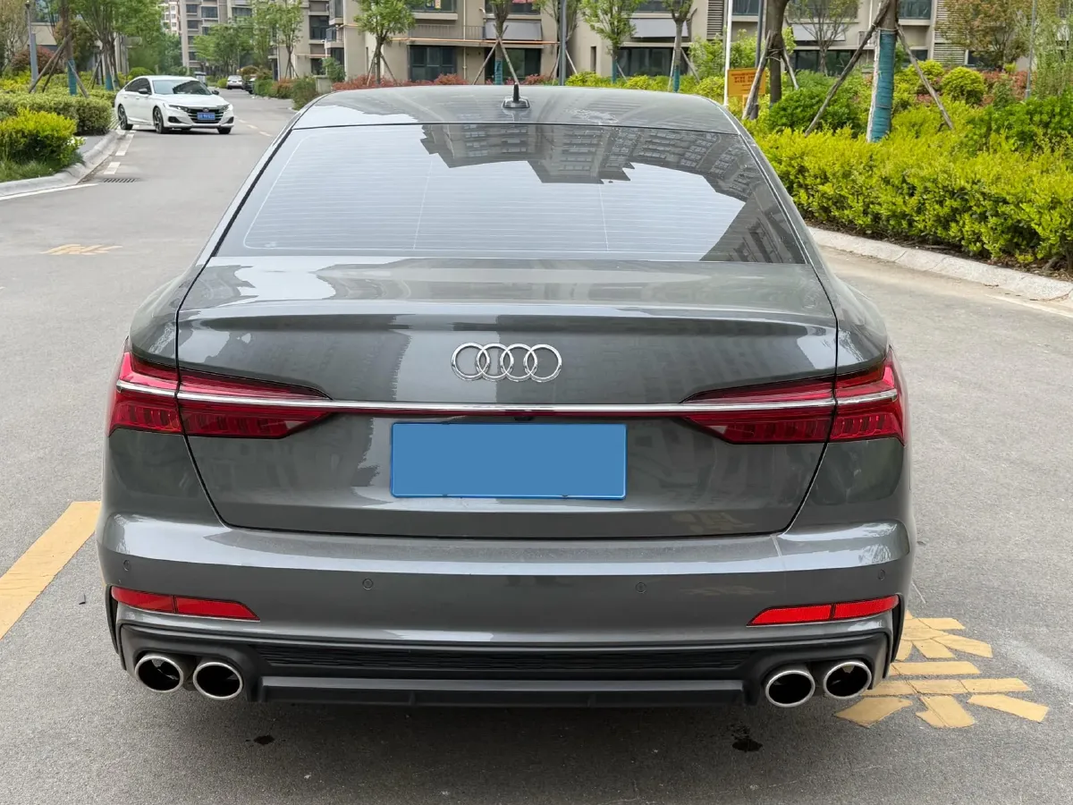 2021 Audi A6L 2.0T 190HP L4 7DCT,autocango,china used car exporter,china ev exporter,chinese used car exporter,chinese used ev exporter
