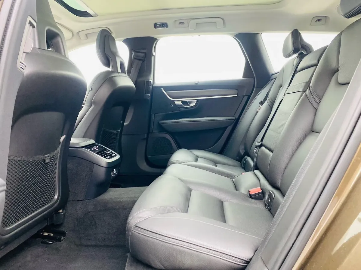 2017 Volvo V90 2.0T 254HP L4 8AT,autocango,china used car exporter,china ev exporter,chinese used car exporter,chinese used ev exporter