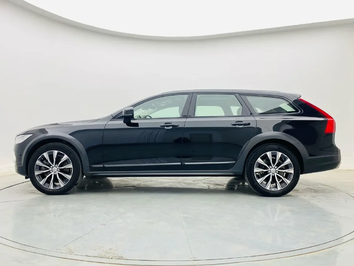 2017 Volvo V90 2.0T 254HP L4 8AT,autocango,china used car exporter,china ev exporter,chinese used car exporter,chinese used ev exporter