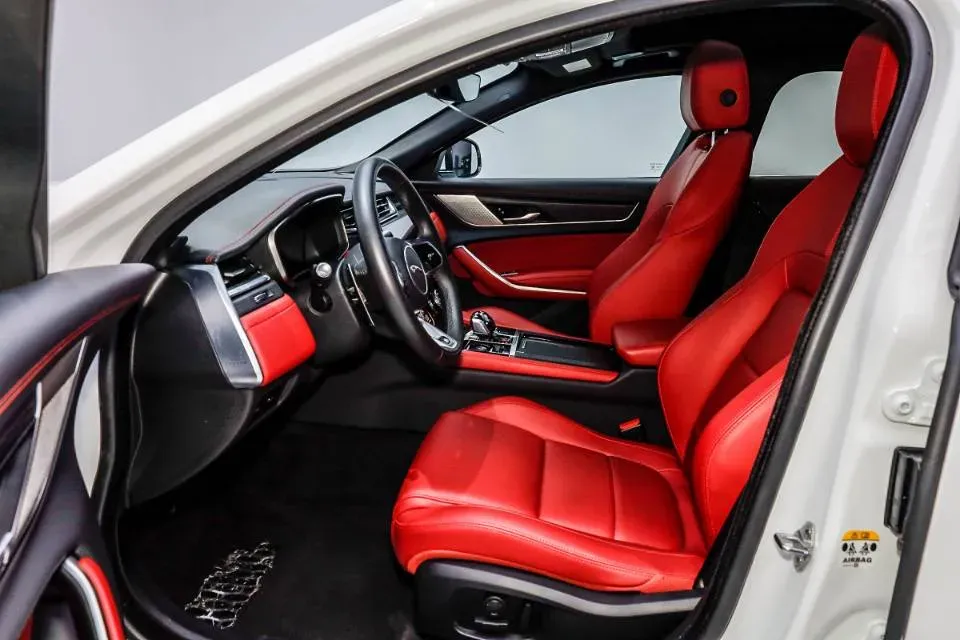 2022 Jaguar XFL 2.0T 250HP L4 8AT,autocango,china used car exporter,china ev exporter,chinese used car exporter,chinese used ev exporter