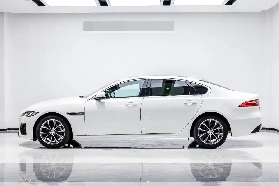 2022 Jaguar XFL 2.0T 250HP L4 8AT,autocango,china used car exporter,china ev exporter,chinese used car exporter,chinese used ev exporter