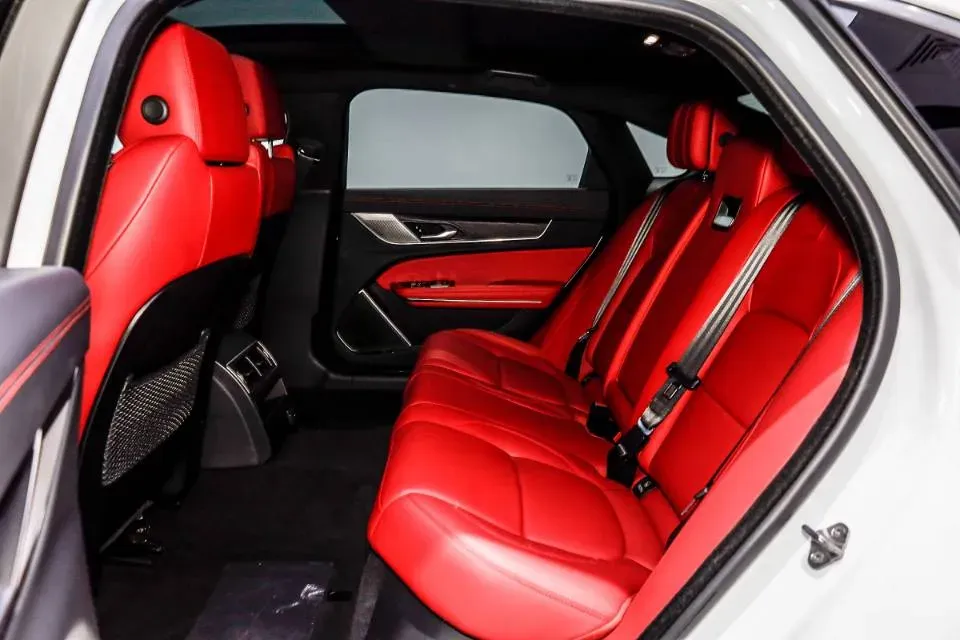 2022 Jaguar XFL 2.0T 250HP L4 8AT,autocango,china used car exporter,china ev exporter,chinese used car exporter,chinese used ev exporter