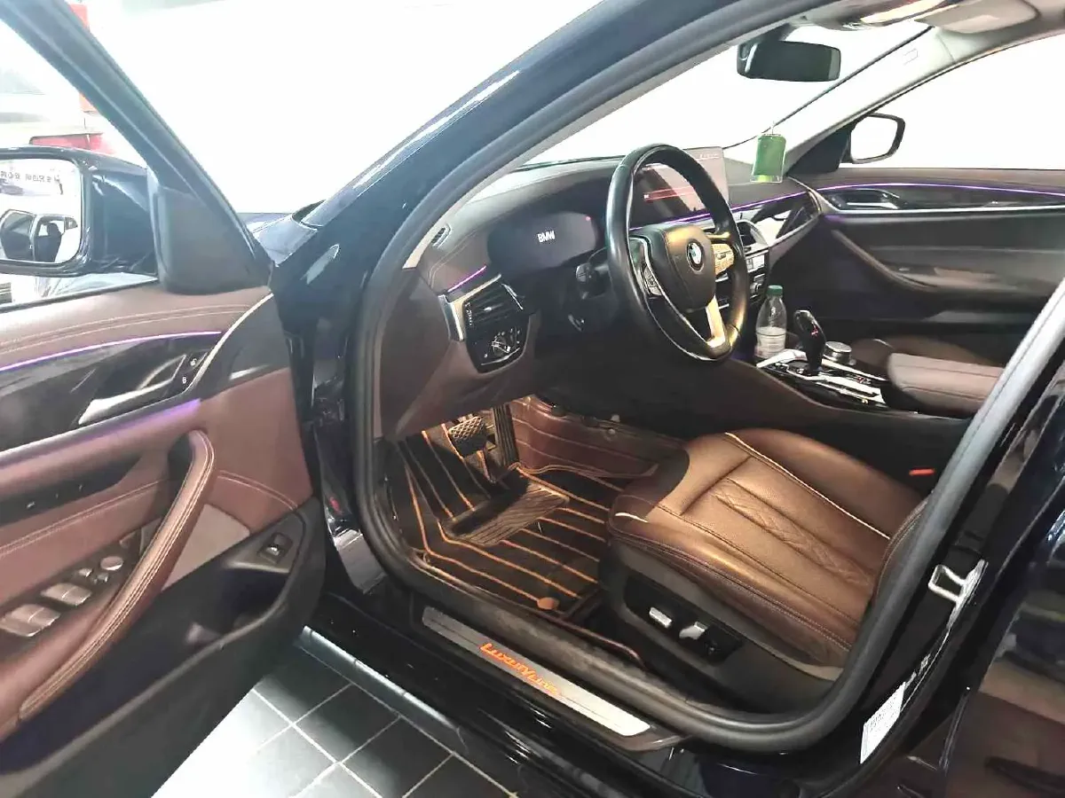 2021 BMW 5 Series 2.0T 252HP L4 8AT,autocango,china used car exporter,china ev exporter,chinese used car exporter,chinese used ev exporter