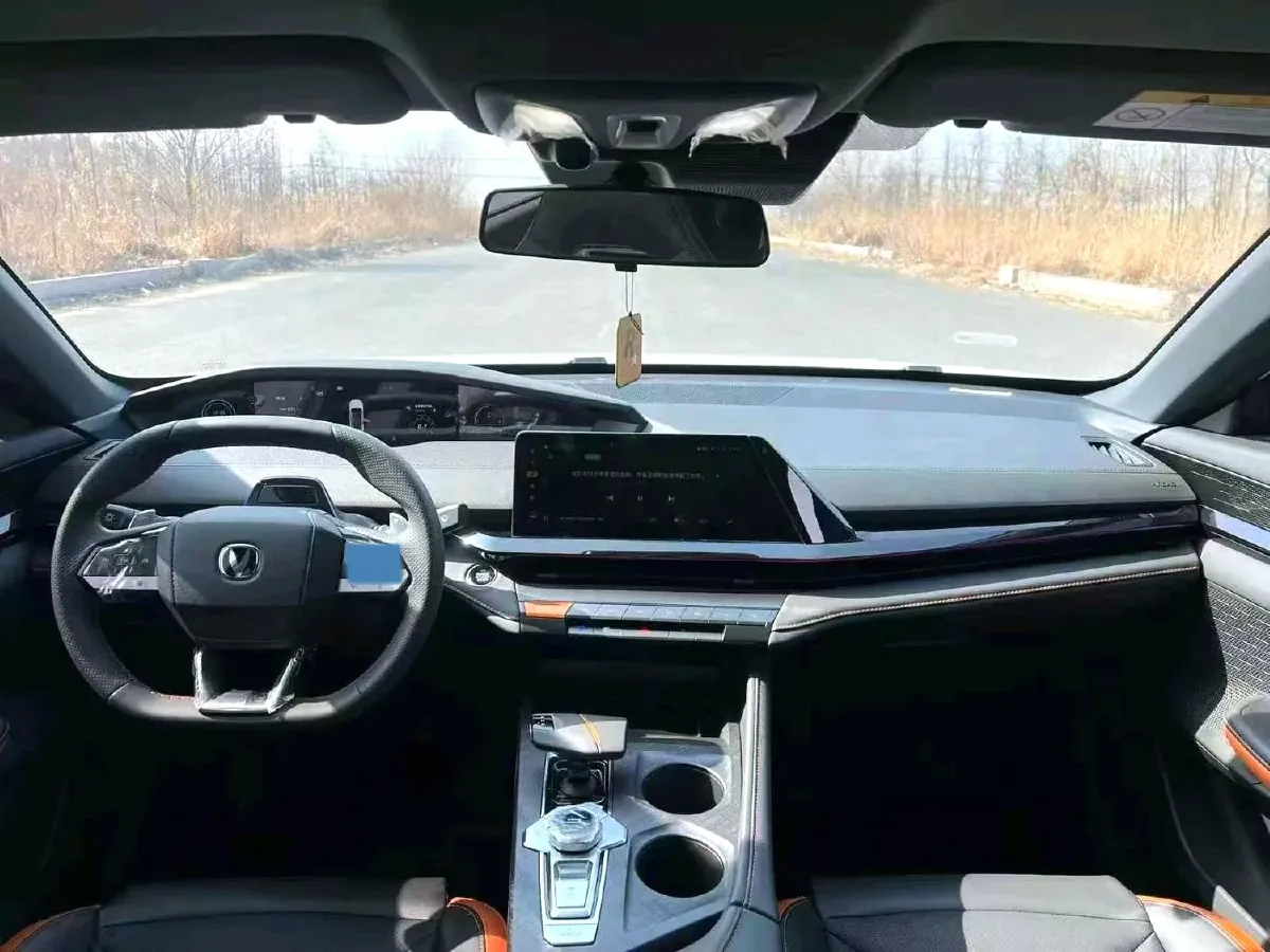 2024 ChangAn UNI-V 1.5T 188HP L4 7DCT,autocango,china used car exporter,china ev exporter,chinese used car exporter,chinese used ev exporter