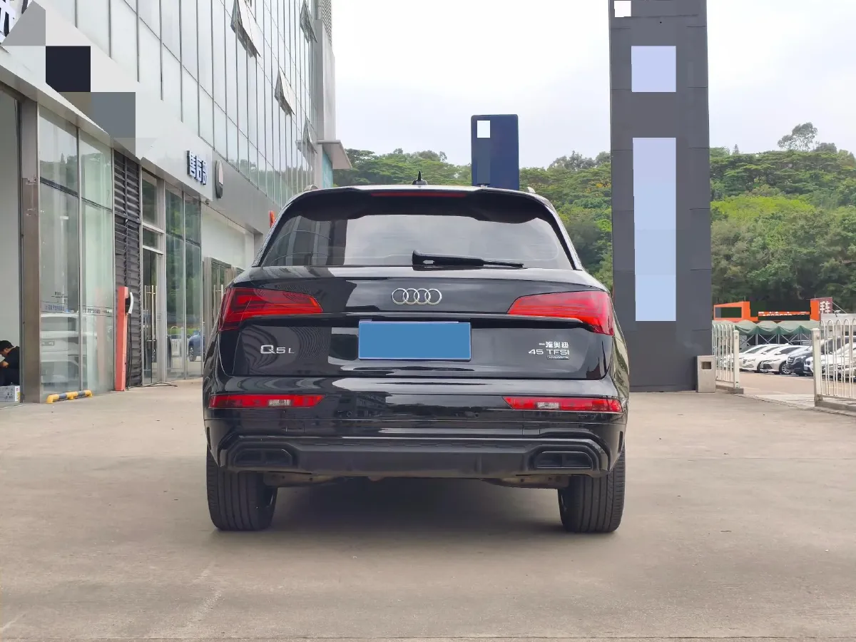 2023 Audi Q5L 2.0T 245HP L4 7DCT,autocango,china used car exporter,china ev exporter,chinese used car exporter,chinese used ev exporter