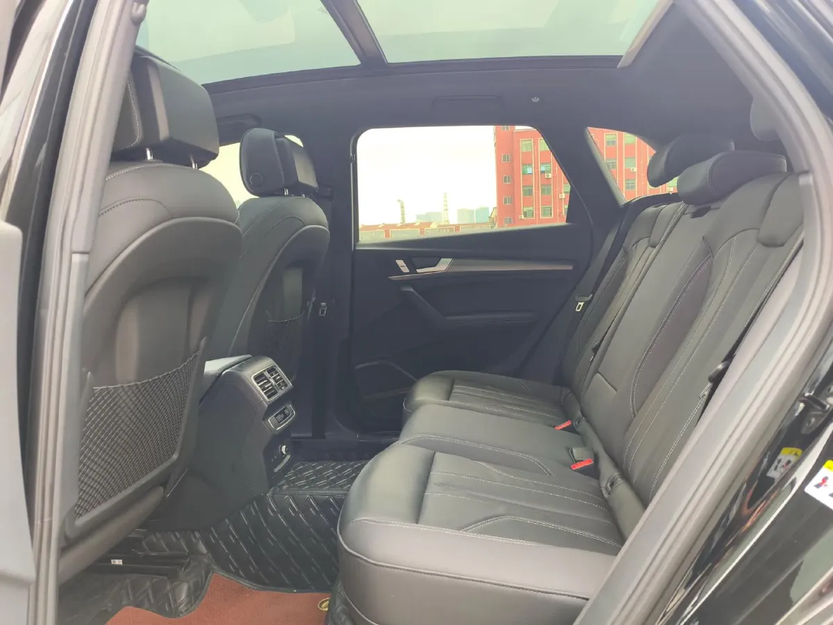 2023 Audi Q5L 2.0T 245HP L4 7DCT,autocango,china used car exporter,china ev exporter,chinese used car exporter,chinese used ev exporter