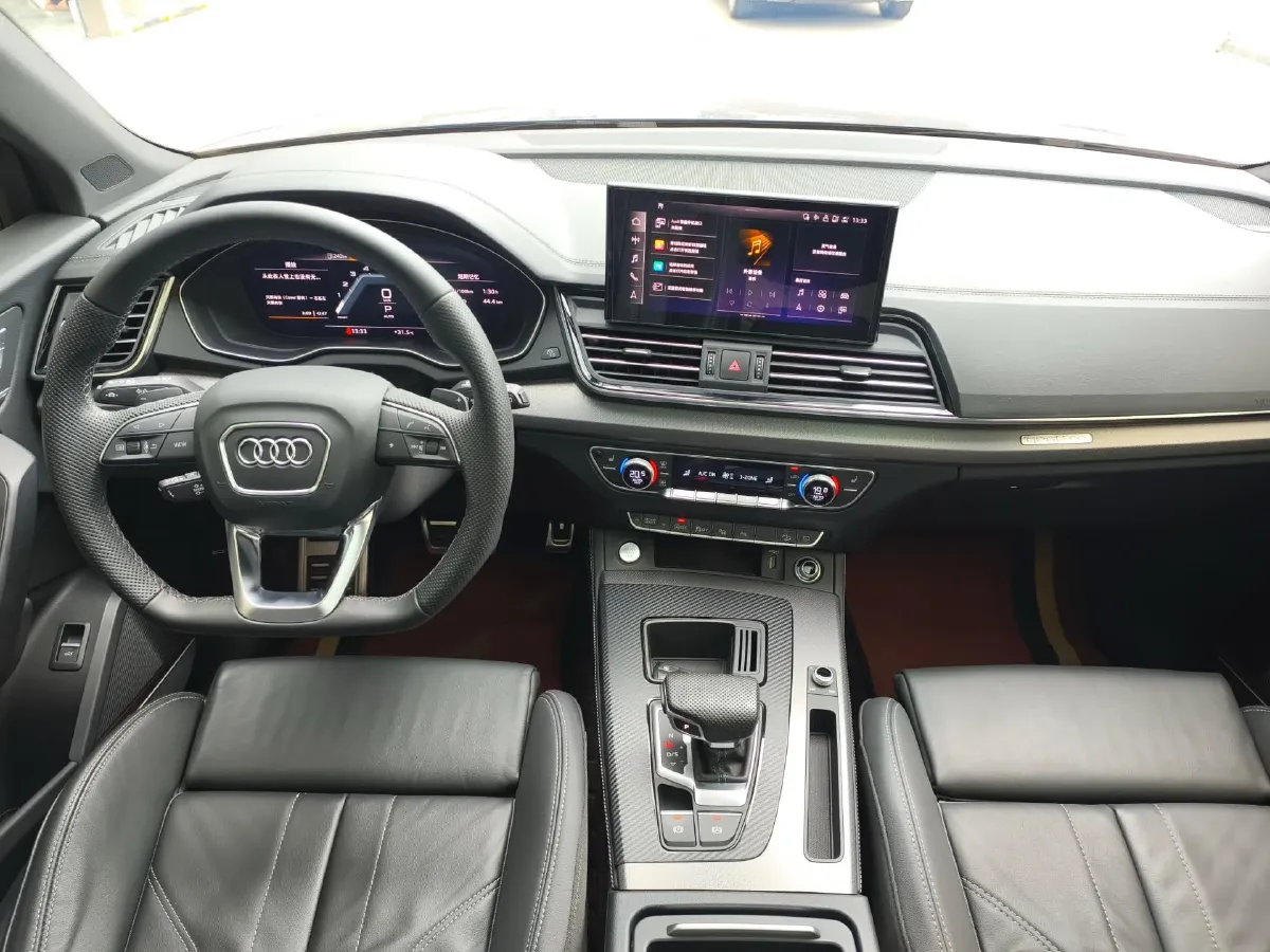 2023 Audi Q5L 2.0T 245HP L4 7DCT,autocango,china used car exporter,china ev exporter,chinese used car exporter,chinese used ev exporter