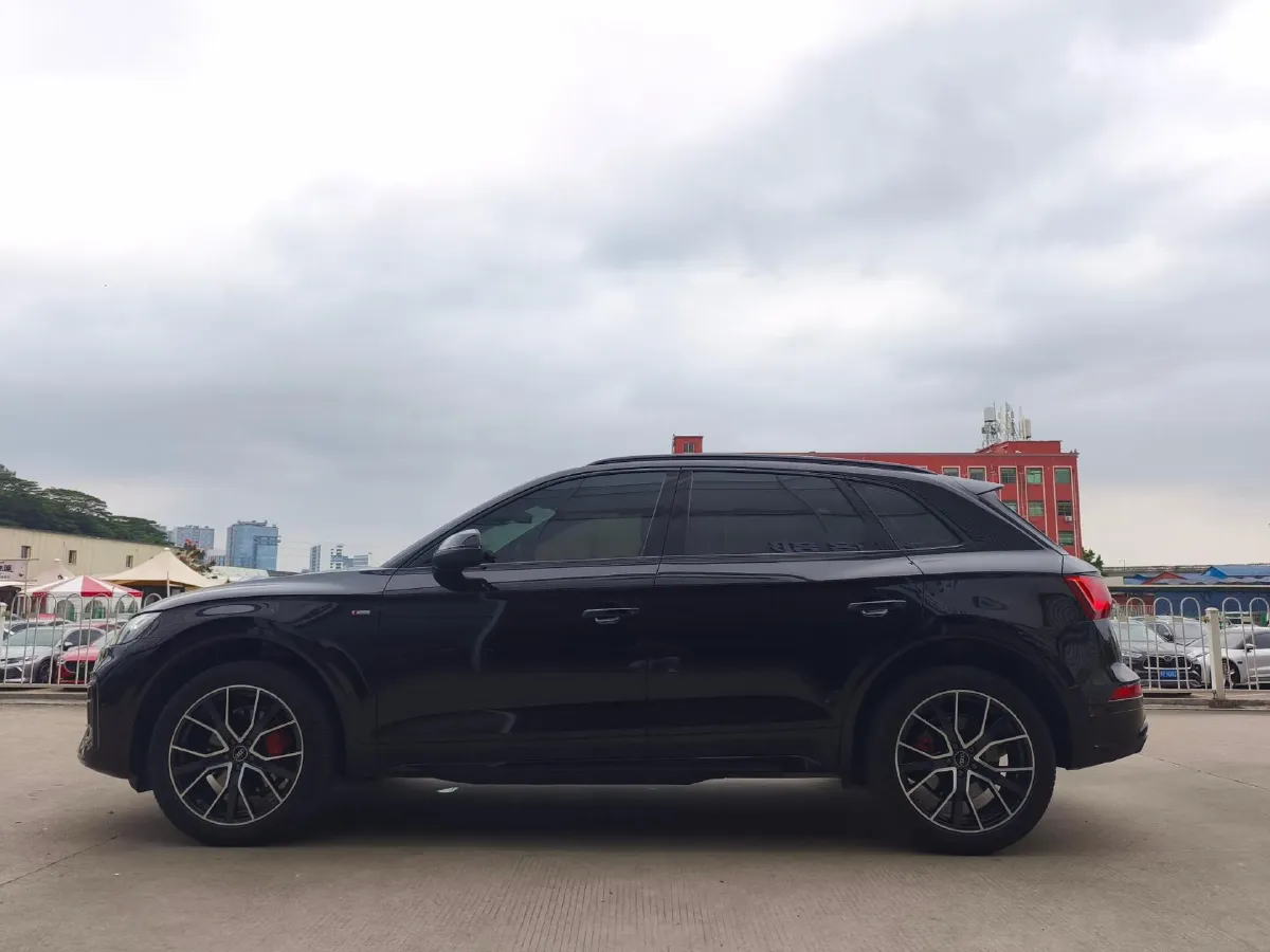 2023 Audi Q5L 2.0T 245HP L4 7DCT,autocango,china used car exporter,china ev exporter,chinese used car exporter,chinese used ev exporter