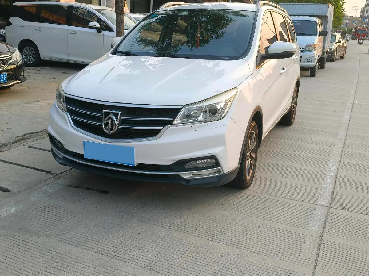 2019 BaoJun 730 1.5T 150HP L4 6MT,autocango,china used car exporter,china ev exporter,chinese used car exporter,chinese used ev exporter