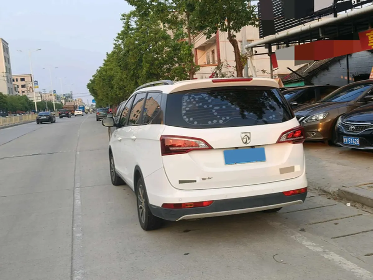 2019 BaoJun 730 1.5T 150HP L4 6MT,autocango,china used car exporter,china ev exporter,chinese used car exporter,chinese used ev exporter