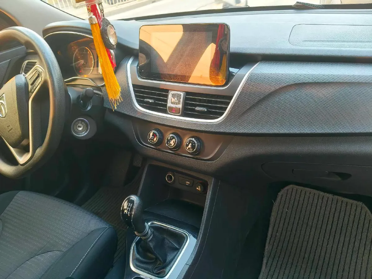 2019 BaoJun 730 1.5T 150HP L4 6MT,autocango,china used car exporter,china ev exporter,chinese used car exporter,chinese used ev exporter