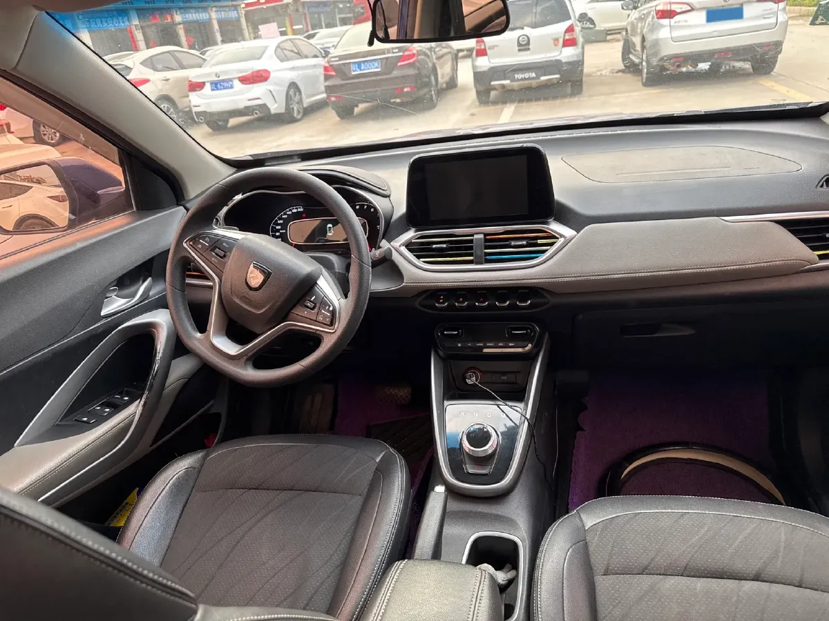 2017 BaoJun 310W 1.5L 105HP L4 6MT,autocango,china used car exporter,china ev exporter,chinese used car exporter,chinese used ev exporter