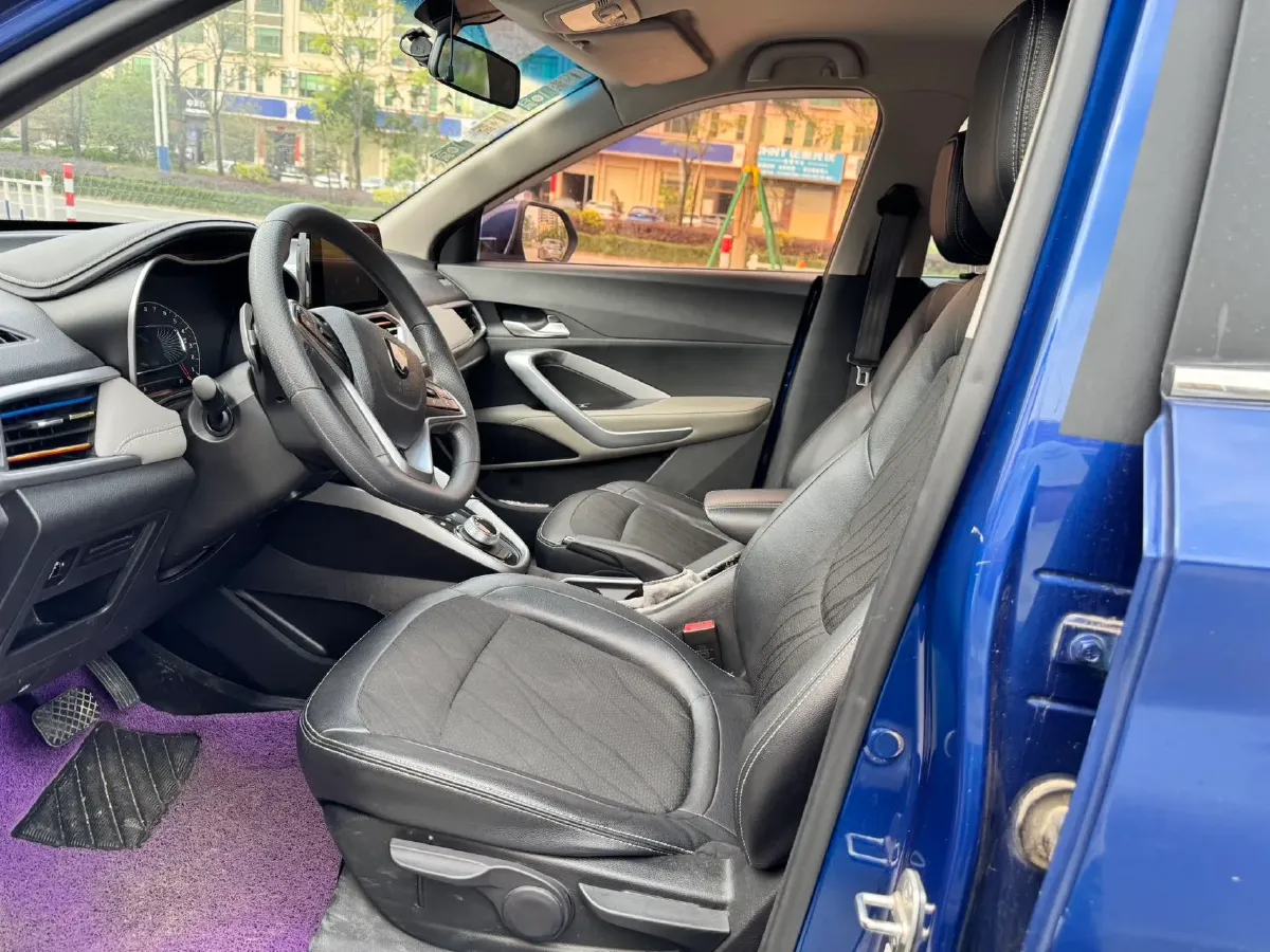 2017 BaoJun 310W 1.5L 105HP L4 6MT,autocango,china used car exporter,china ev exporter,chinese used car exporter,chinese used ev exporter