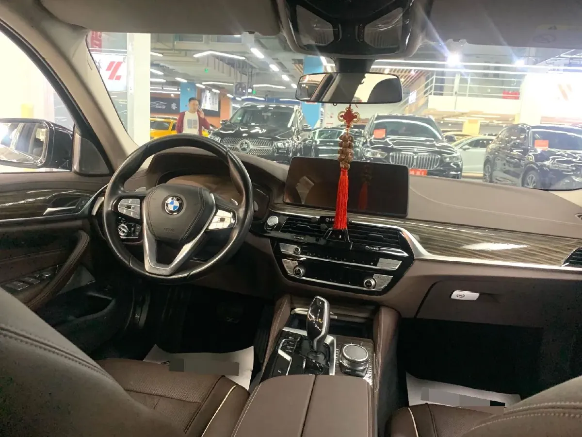 2021 BMW 5 Series 2.0T 252HP L4 8AT,autocango,china used car exporter,china ev exporter,chinese used car exporter,chinese used ev exporter