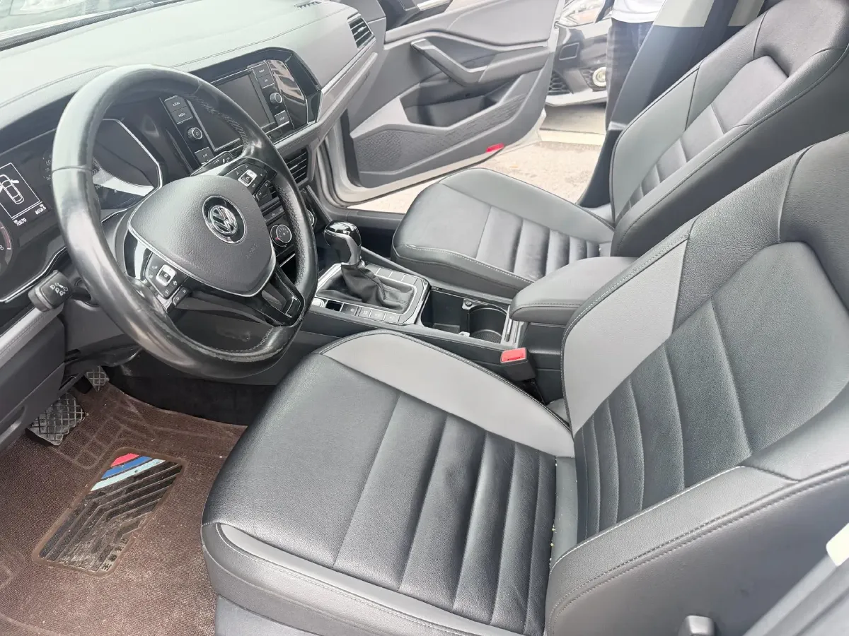 2019 Jeep Renegade 1.3T 173HP L4 7DCT,autocango,china used car exporter,china ev exporter,chinese used car exporter,chinese used ev exporter