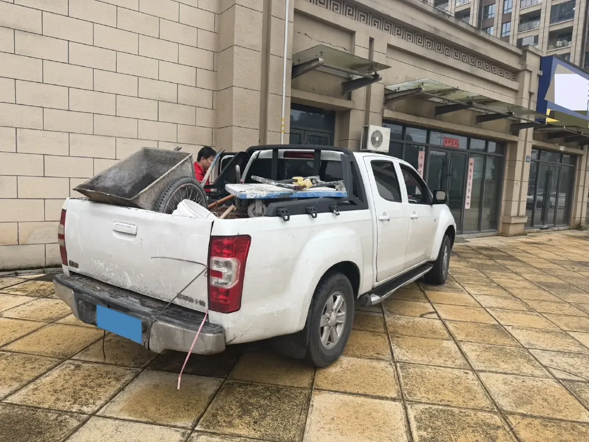 2020 Isuzu RE-MAX Jim 2.8T 120HP L4 5MT,autocango,china used car exporter,china ev exporter,chinese used car exporter,chinese used ev exporter