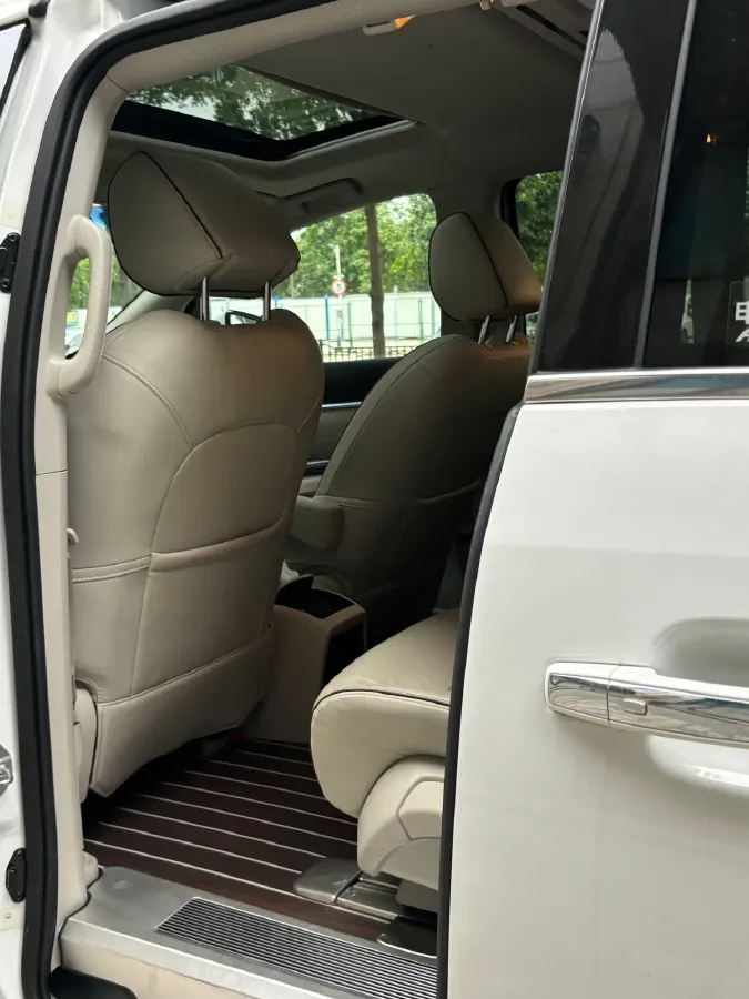 2022 Buick GL8 2.0T 237HP L4 9AT,autocango,china used car exporter,china ev exporter,chinese used car exporter,chinese used ev exporter