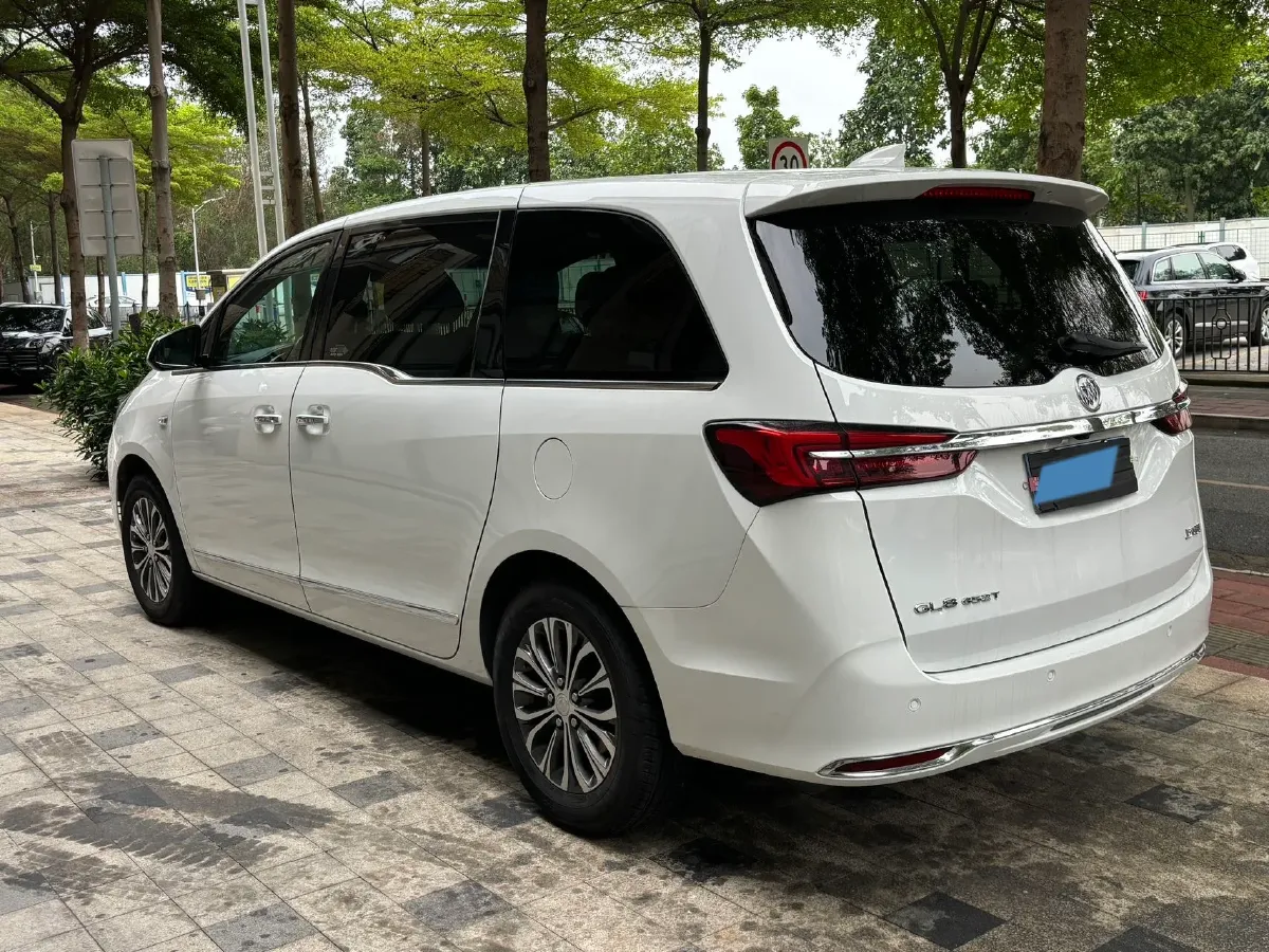 2022 Buick GL8 2.0T 237HP L4 9AT,autocango,china used car exporter,china ev exporter,chinese used car exporter,chinese used ev exporter