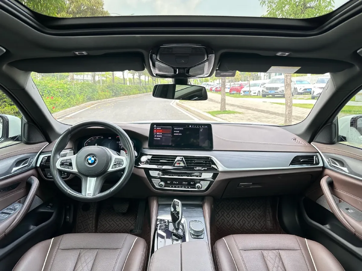 2021 BMW 5 Series 2.0T 252HP L4 8AT,autocango,china used car exporter,china ev exporter,chinese used car exporter,chinese used ev exporter