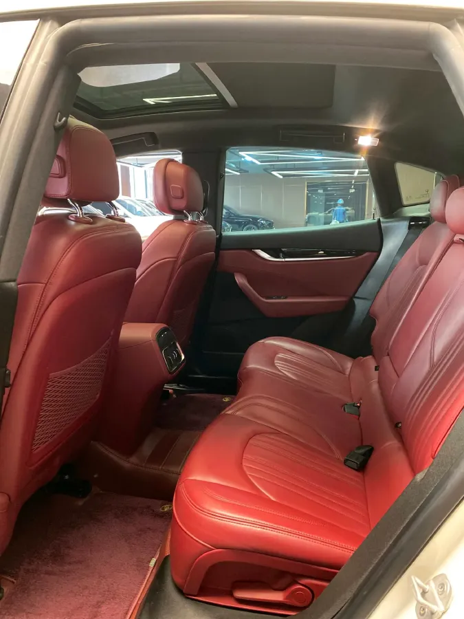 2016 Maserati Levante 3.0T 430HP V6 8AT,autocango,china used car exporter,china ev exporter,chinese used car exporter,chinese used ev exporter