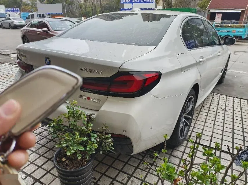 2022 BMW 5 Series 2.0T 184HP L4 8AT,autocango,china used car exporter,china ev exporter,chinese used car exporter,chinese used ev exporter