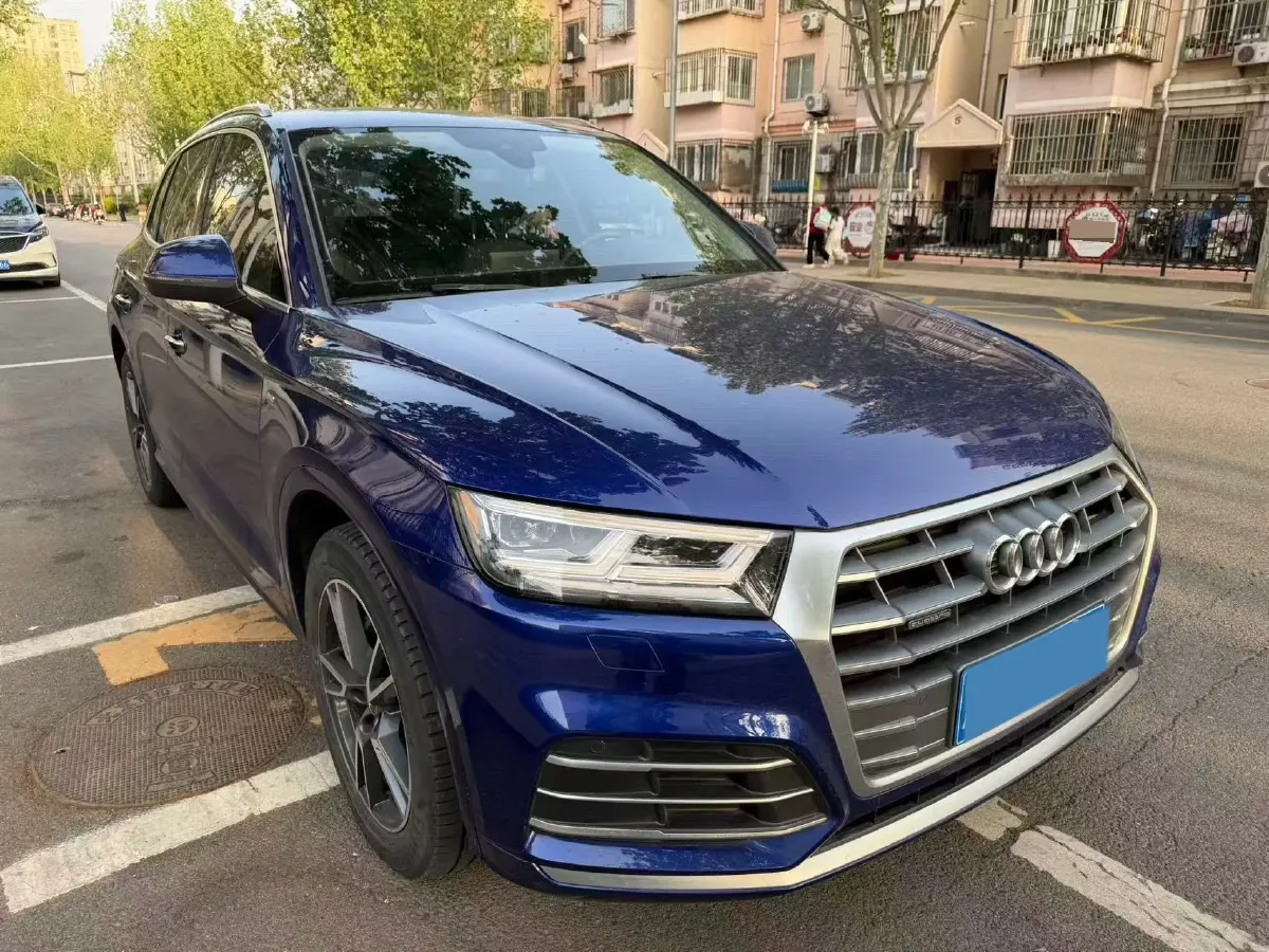 2020 Audi Q5L 2.0T 190HP L4 7DCT,autocango,china used car exporter,china ev exporter,chinese used car exporter,chinese used ev exporter