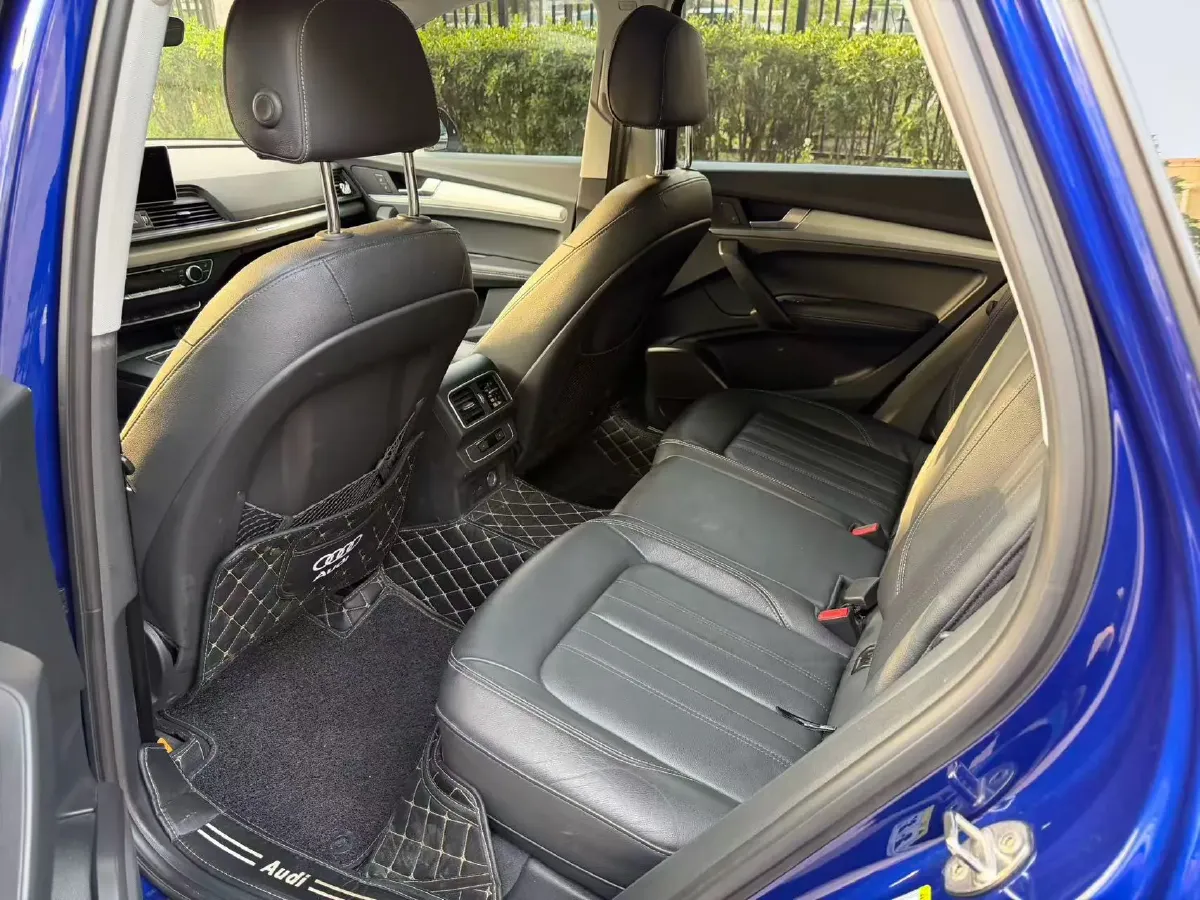 2020 Audi Q5L 2.0T 190HP L4 7DCT,autocango,china used car exporter,china ev exporter,chinese used car exporter,chinese used ev exporter