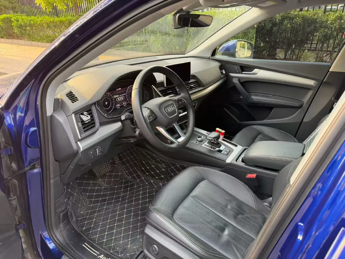 2020 Audi Q5L 2.0T 190HP L4 7DCT,autocango,china used car exporter,china ev exporter,chinese used car exporter,chinese used ev exporter