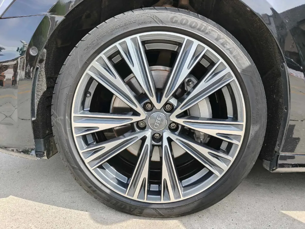 2021 Audi A6L 2.0T 224HP L4 7DCT,autocango,china used car exporter,china ev exporter,chinese used car exporter,chinese used ev exporter