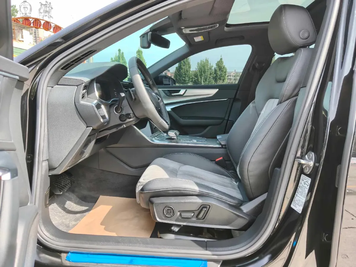 2021 Audi A6L 2.0T 224HP L4 7DCT,autocango,china used car exporter,china ev exporter,chinese used car exporter,chinese used ev exporter